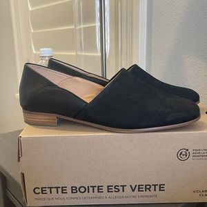 Clarks cushion plus black loafers